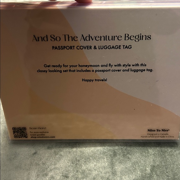 Miss to Mrs Passport Cover and Luggage Tag White withGold, New with tags - Picture 4 of 4